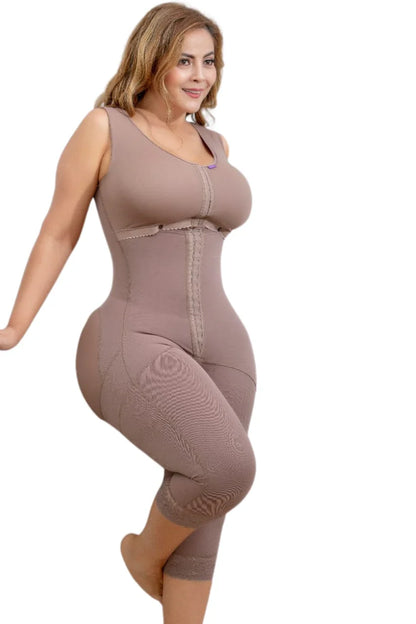 Faja postquirúrgica colombiana sin mangas para senos y cadera color cocoa vista lateral
